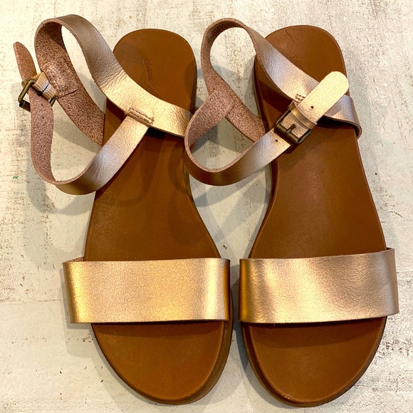 Universal Thread | Shoes | Universal Thread Rose Gold Sandals Size 8 Great  Condition | Poshmark